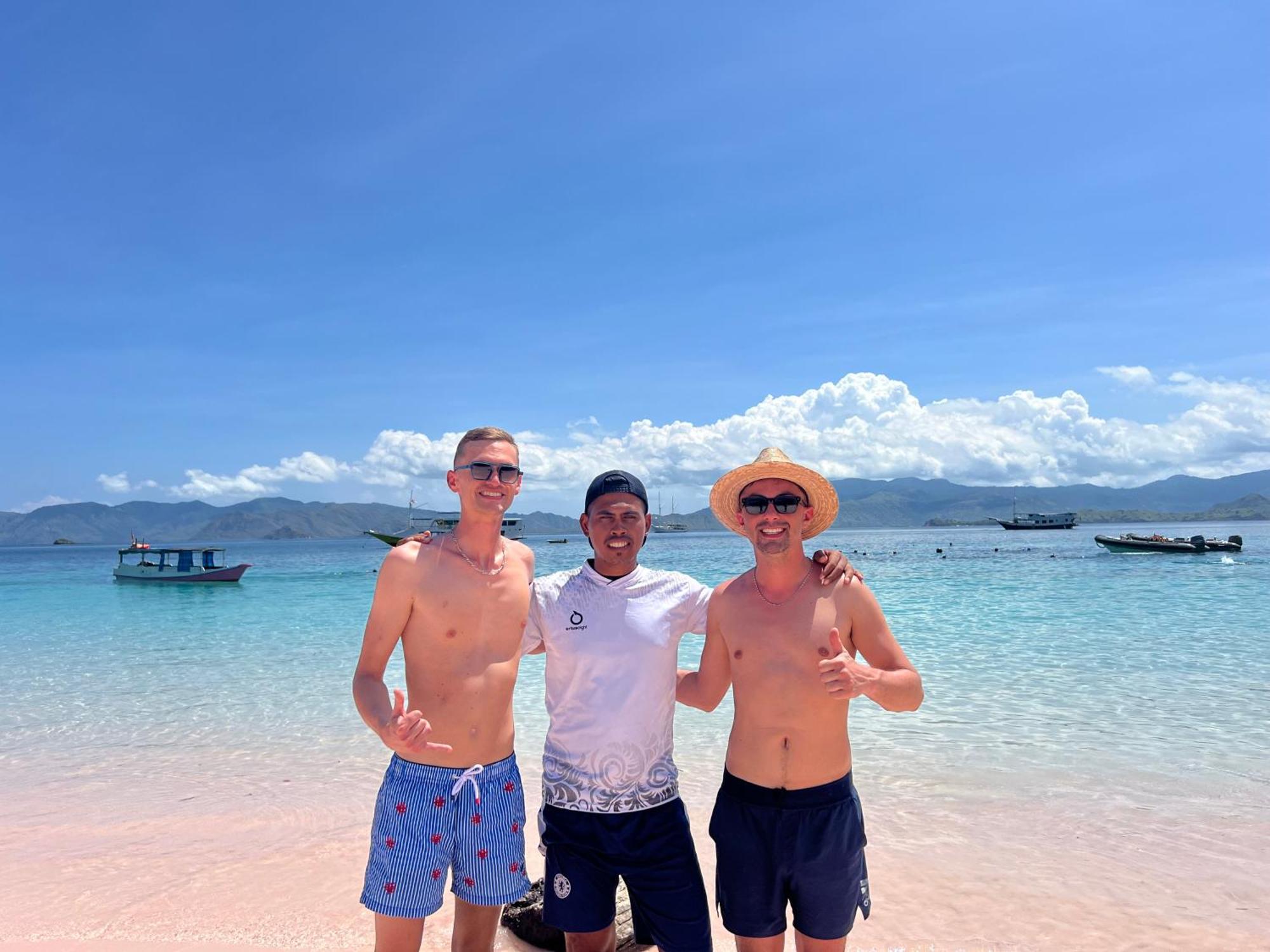 Jhuna Komodo Homestay Kültér fotó